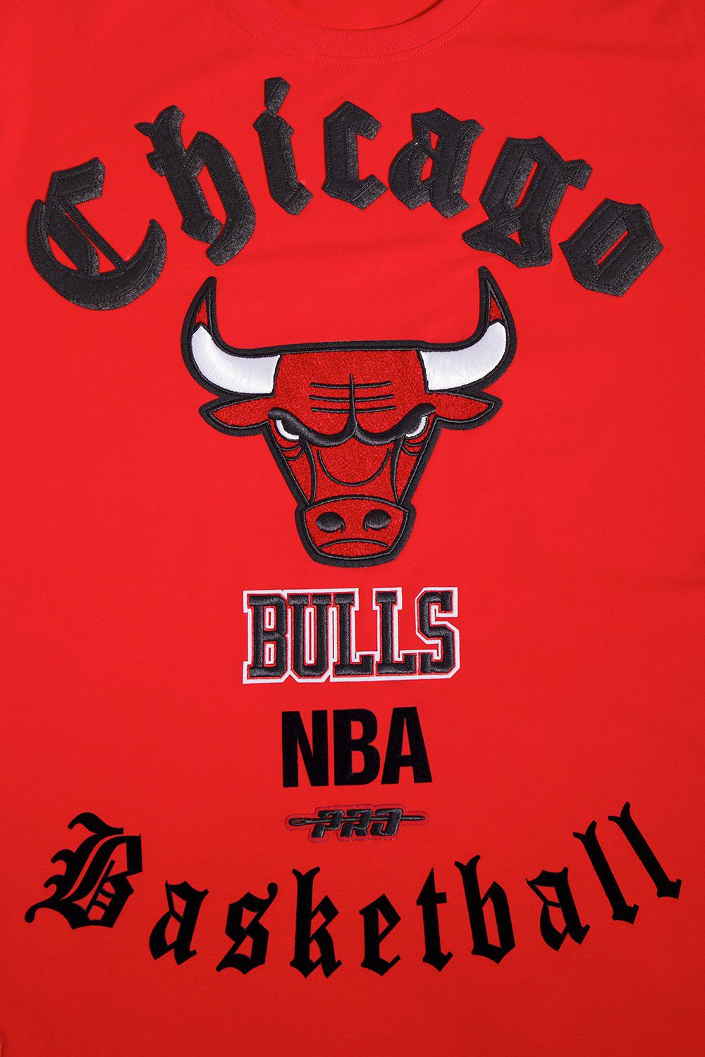 Pro Standard Men's Chicago Bulls Red Old English Short Sleeve T-Shirt product image