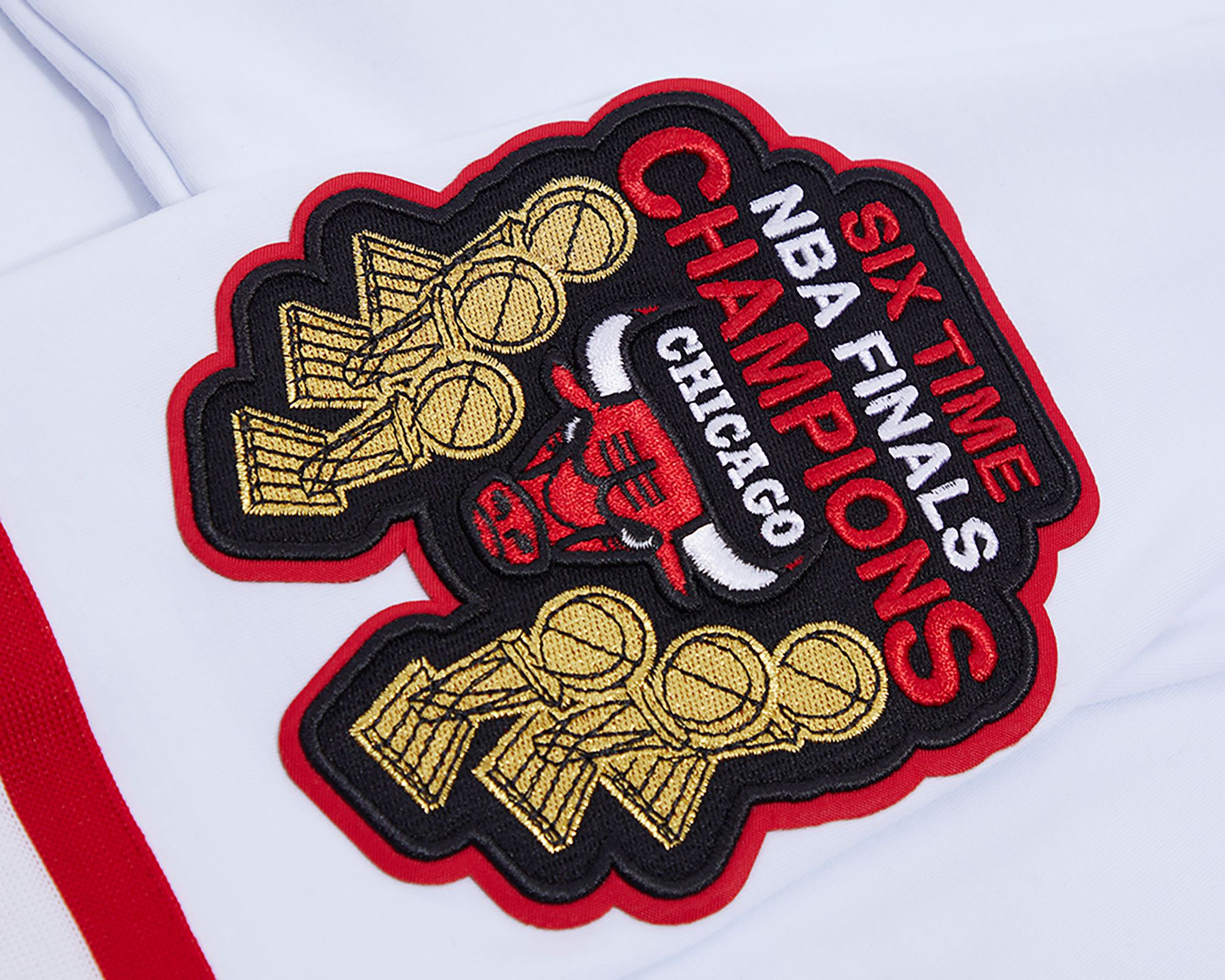 Pro Standard Men's Chicago Bulls White Chenille T-Shirt product image