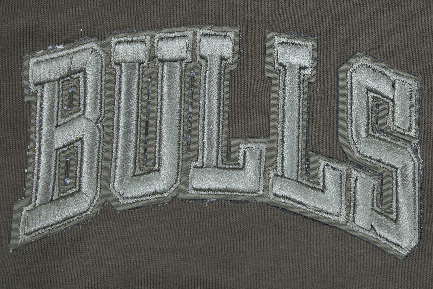 Pro Standard Men's Chicago Bulls Taupe Neutral Drop Shoulder Short Sleeve T-Shirt product image