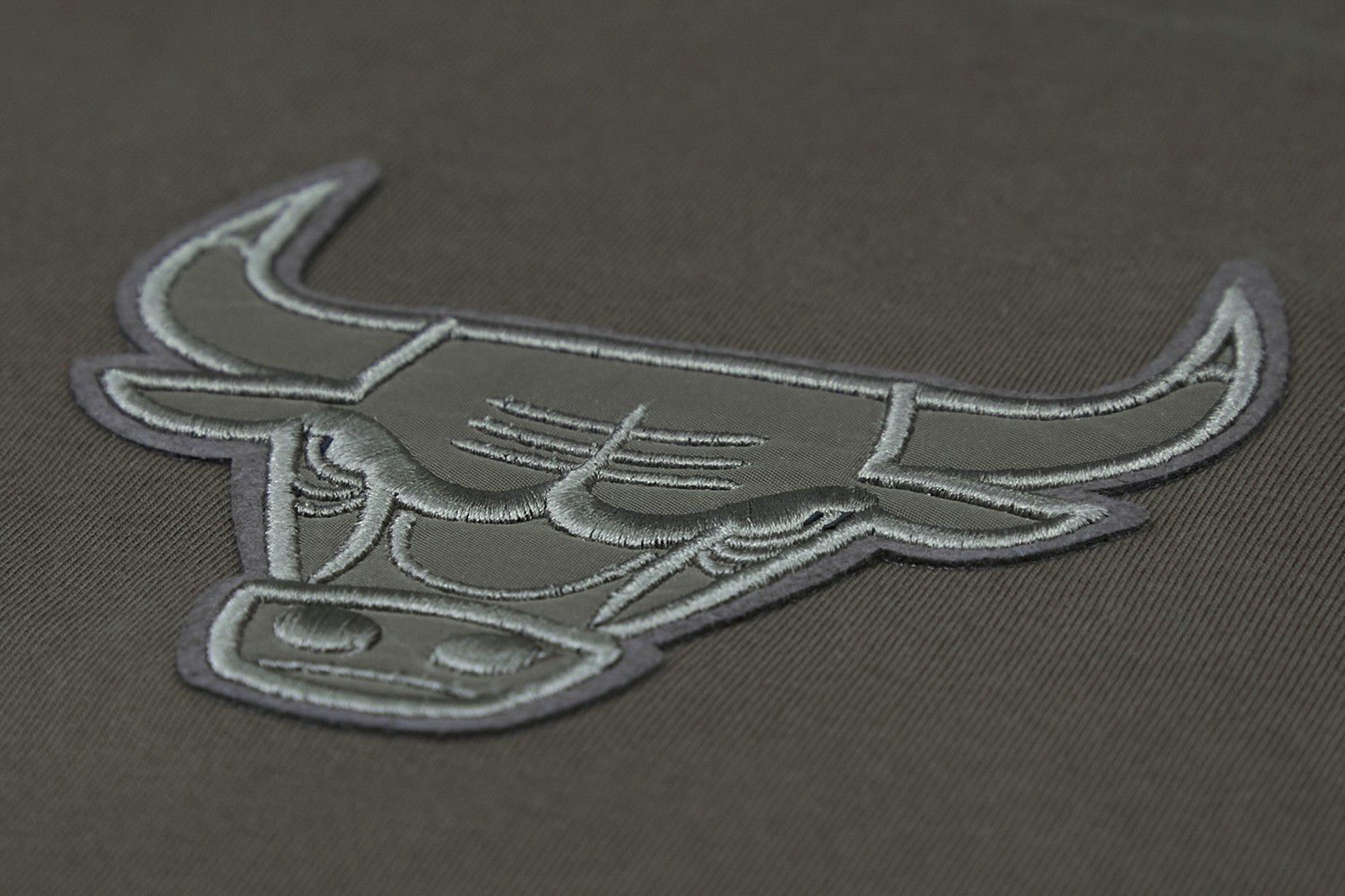 Pro Standard Men's Chicago Bulls Taupe Neutral Drop Shoulder Short Sleeve T-Shirt product image