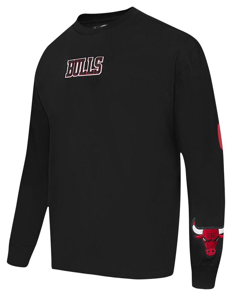 Pro Standard Men's Chicago Bulls Black Wingspan Drop Shoulder Long Sleeve T-Shirt product image