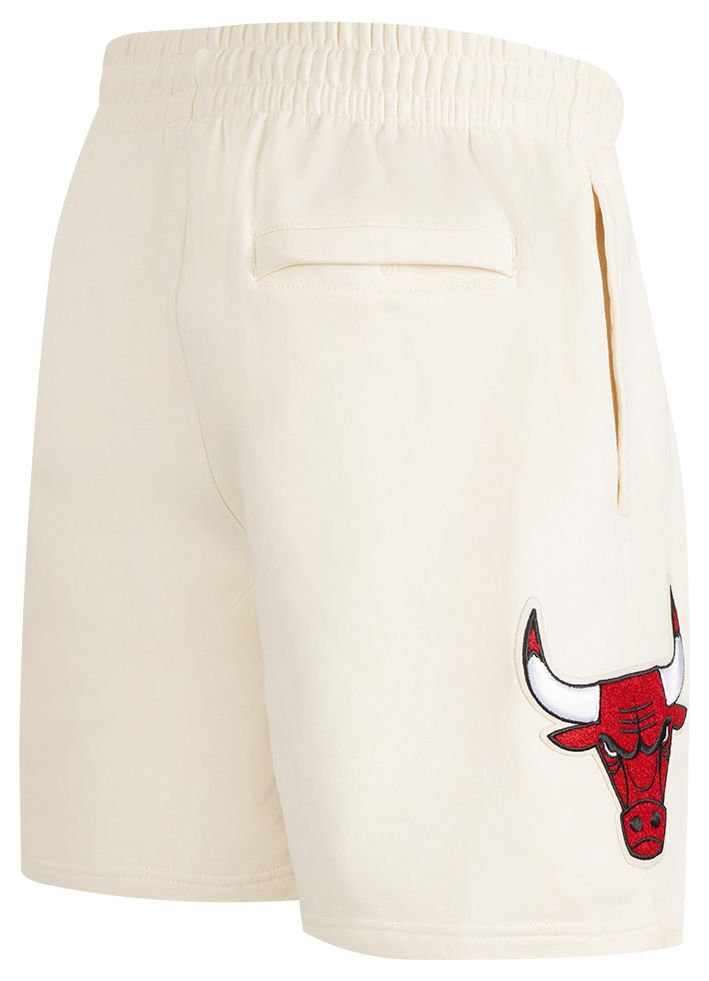 Pro Standard Men's Chicago Bulls Off White Classic Fleece Shorts product image