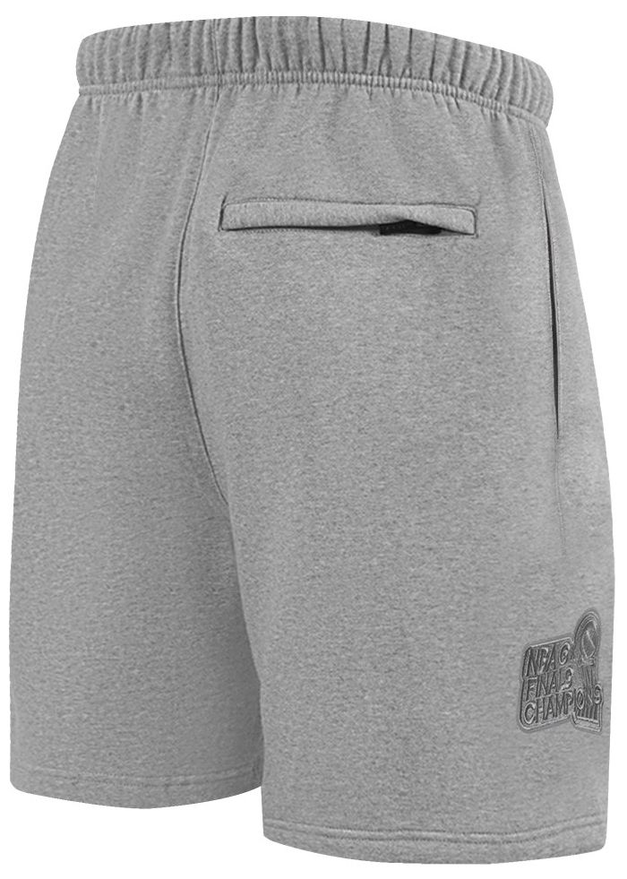 Pro Standard Men's Chicago Bulls Gray Neutral Fleece Shorts product image
