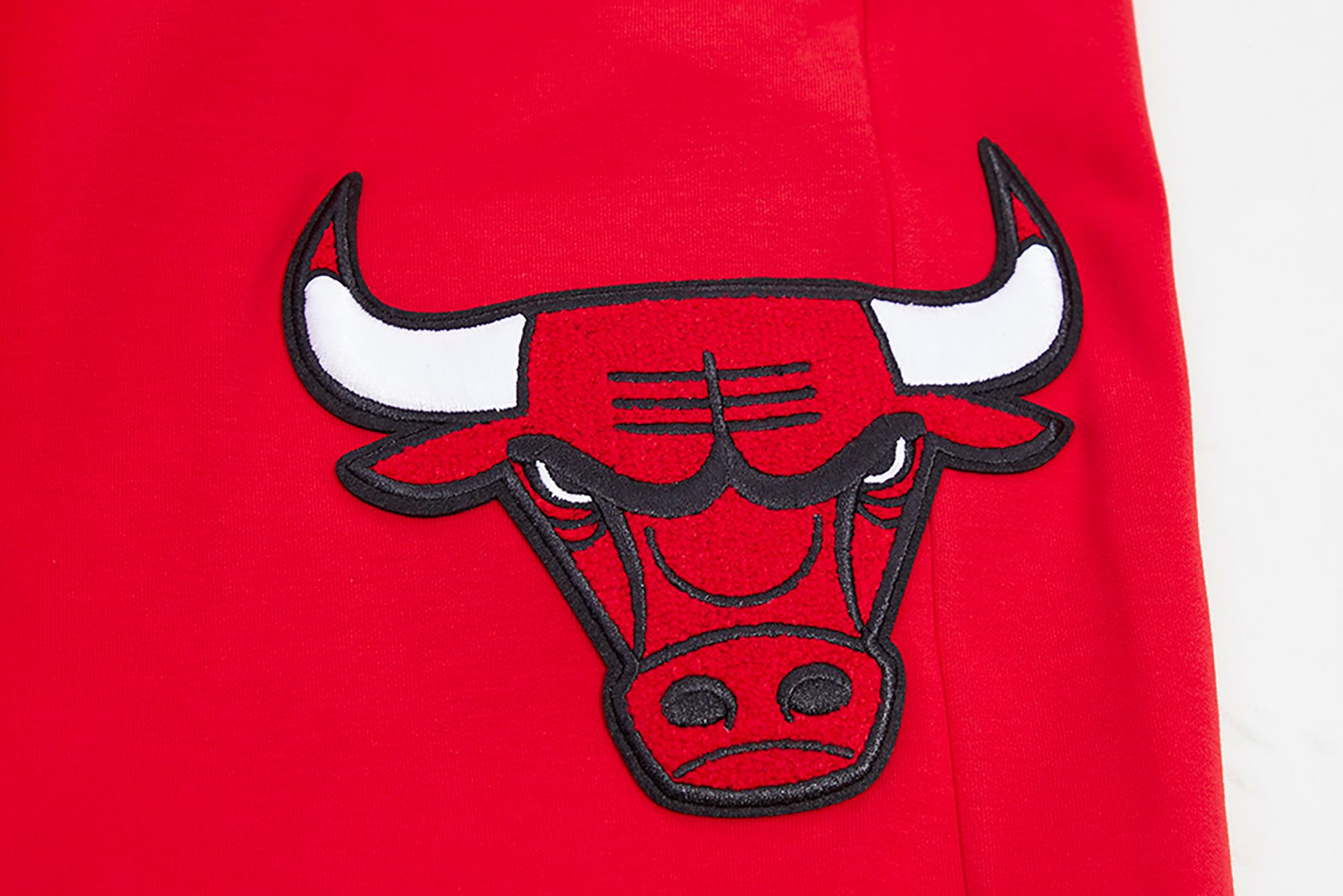 Pro Standard Men's Chicago Bulls Red Chenille Joggers product image