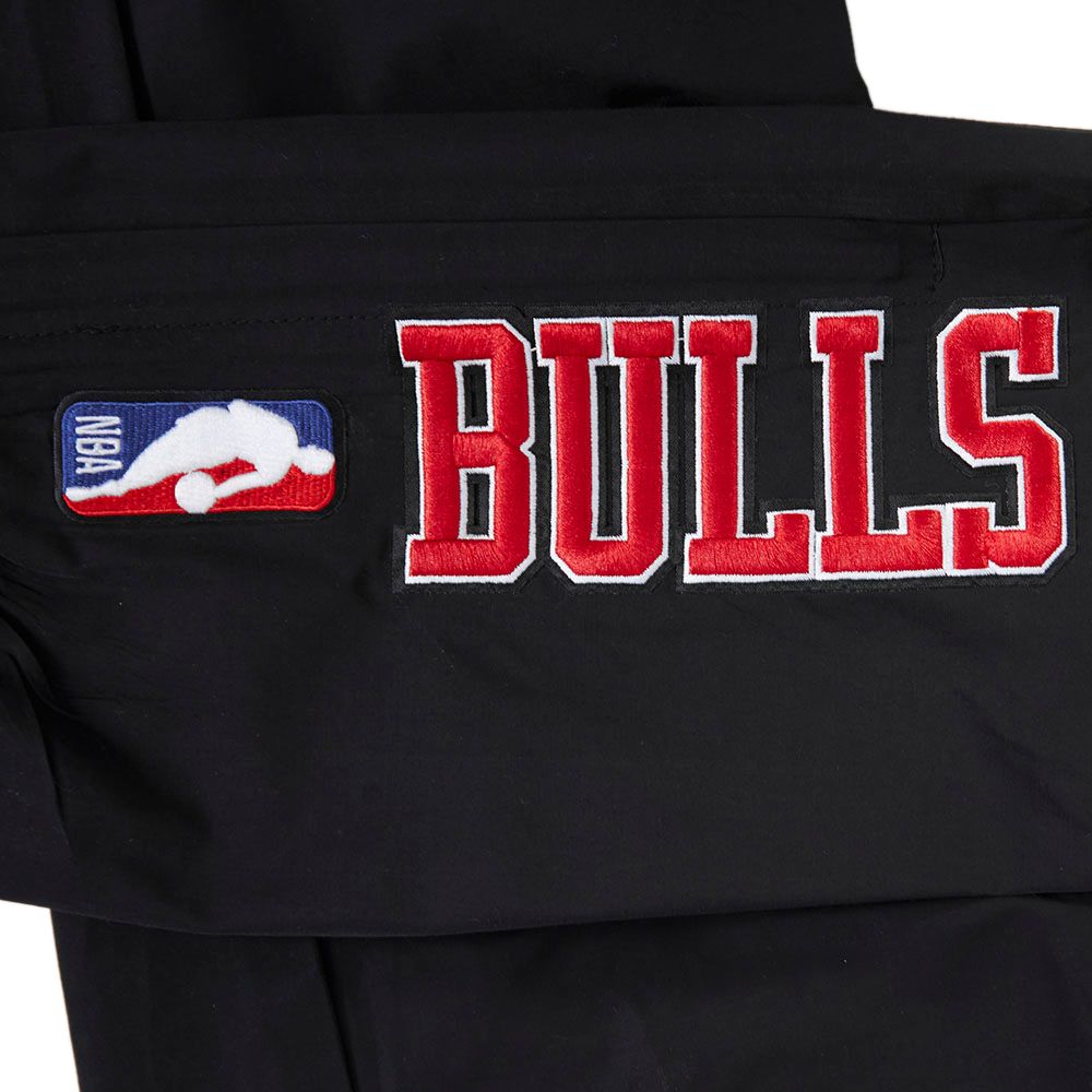 Pro Standard Men's Chicago Bulls Black Classic Wind Suit Woven Pants product image