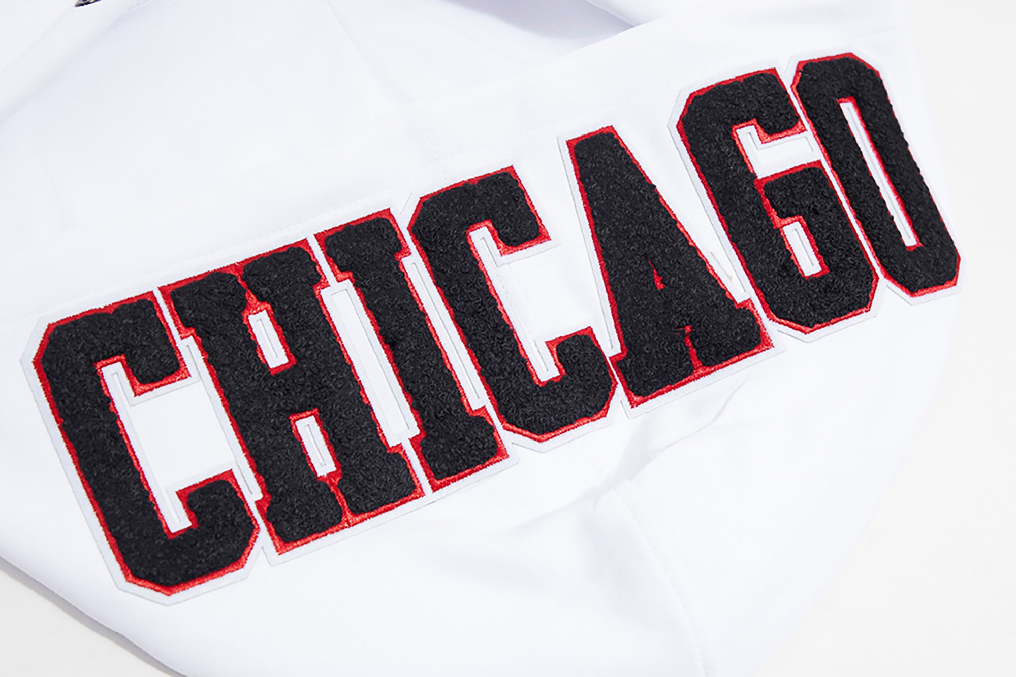 Pro Standard Men's Chicago Bulls White Chenille Pullover Hoodie product image