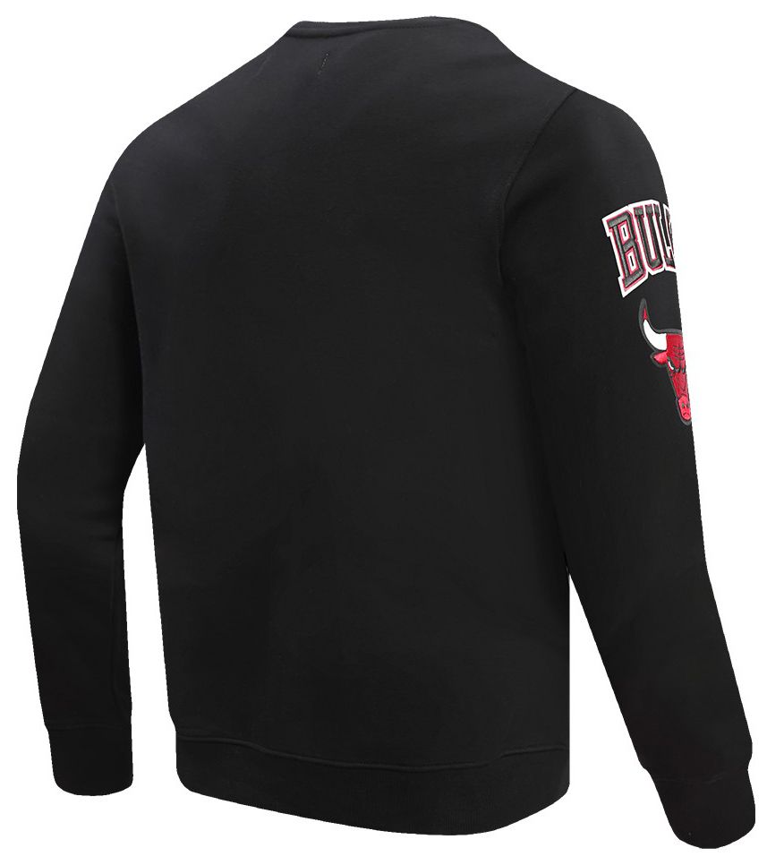 Pro Standard Men's Chicago Bulls Black Old English Fleece Crewneck Sweatshirt product image