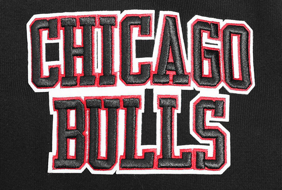 Pro Standard Men's Chicago Bulls Black Old English Fleece Crewneck Sweatshirt product image