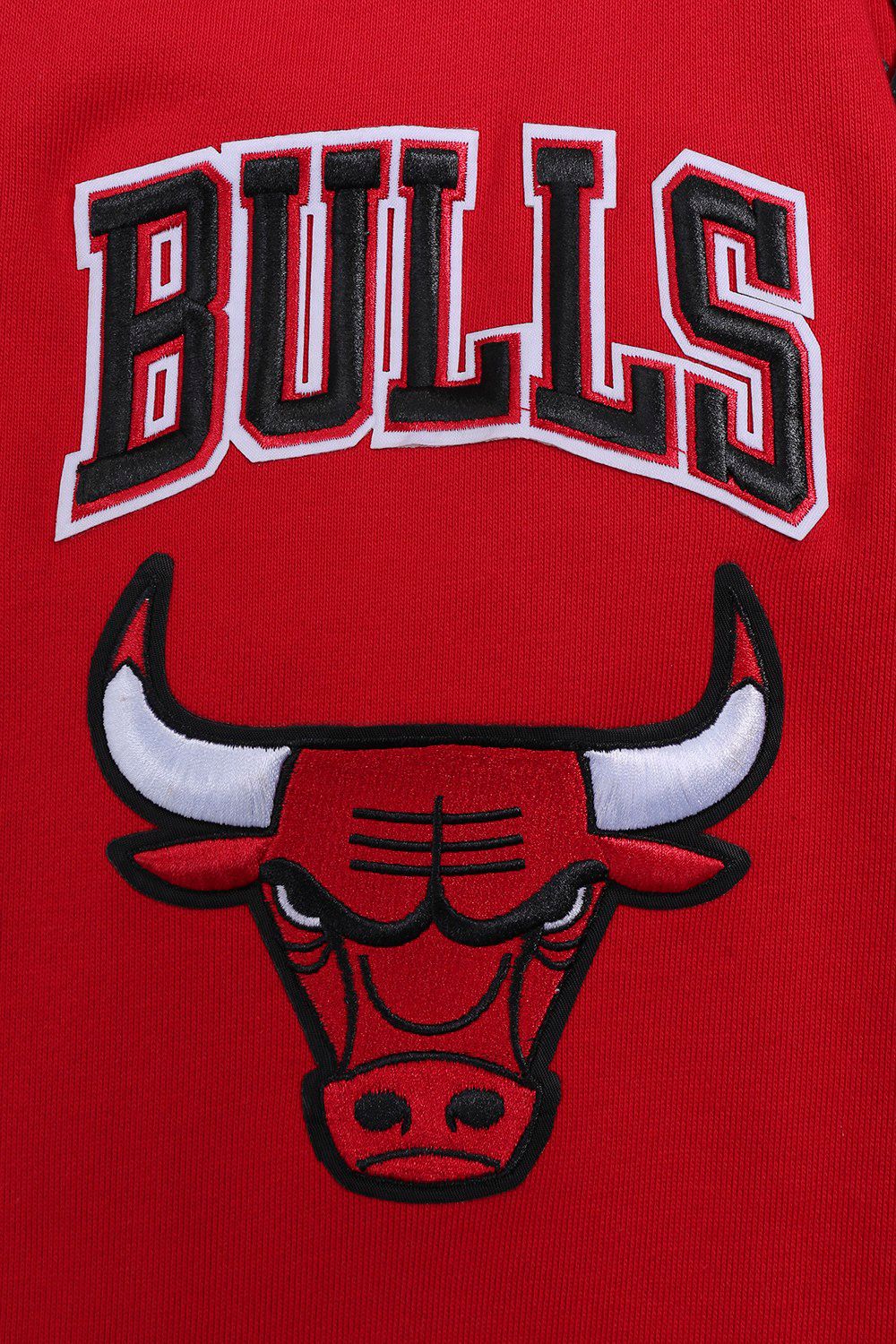 Pro Standard Men's Chicago Bulls Red Old English Fleece Pullover Hoodie product image