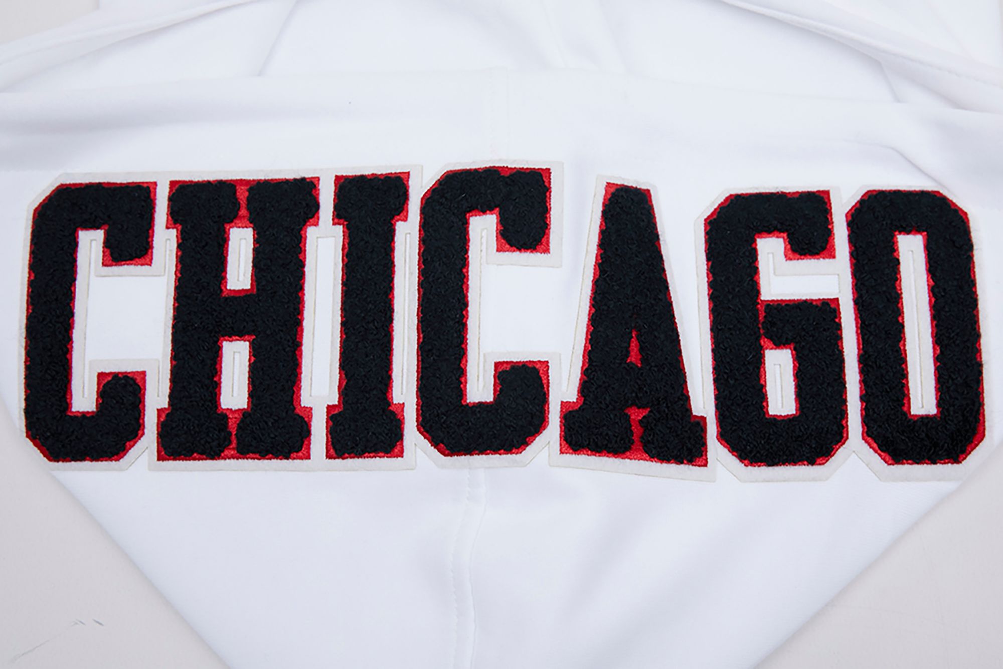 Pro Standard Men's Chicago Bulls White Chenille Full Zip Hoodie product image