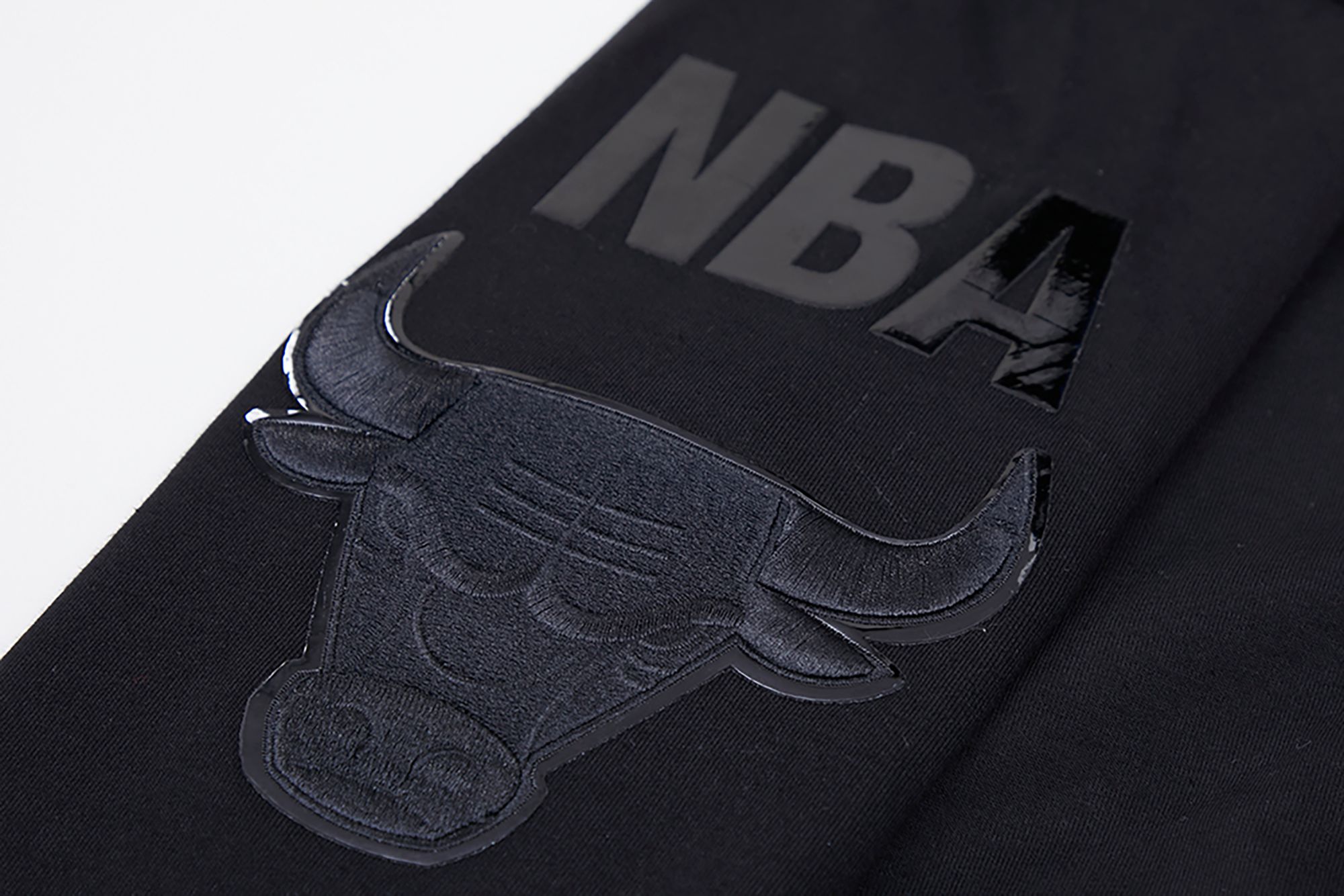 Pro Standard Men's Chicago Bulls Black Full Zip Hoodie product image