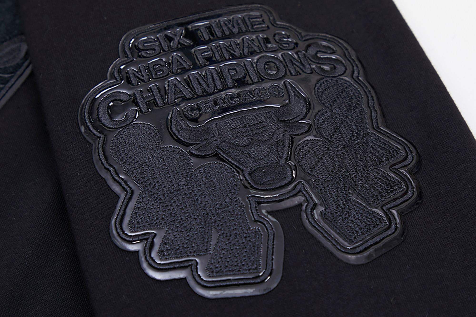 Pro Standard Men's Chicago Bulls Black Full Zip Hoodie product image