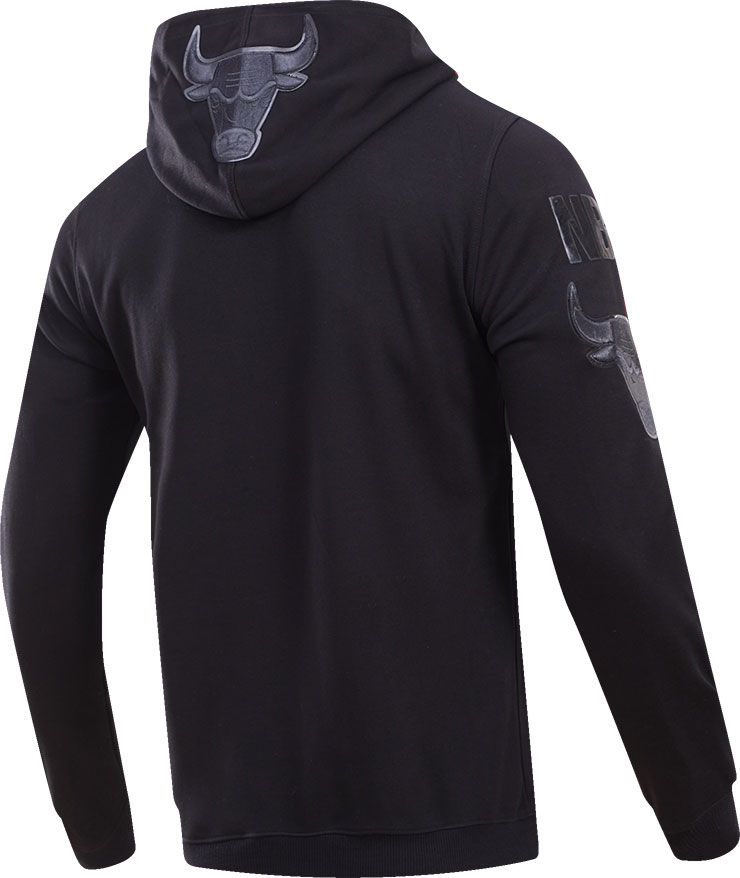 Pro Standard Men's Chicago Bulls Black Logo Hoodie product image