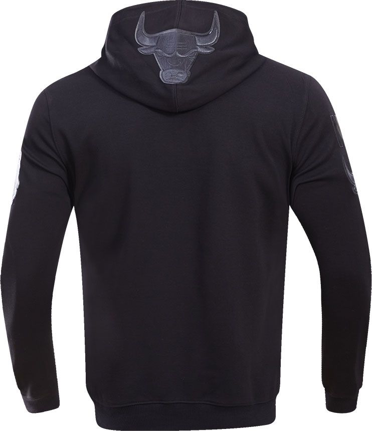 Pro Standard Men's Chicago Bulls Black Logo Hoodie product image