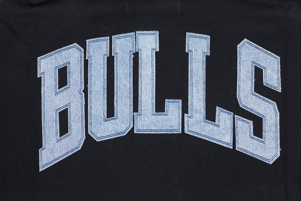 Pro Standard Men's Chicago Bulls Black Varsity Blues Hoodie product image