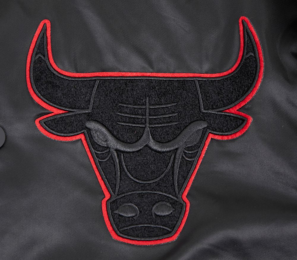 Pro Standard Men's Chicago Bulls Black Old English Logo Satin Jacket product image