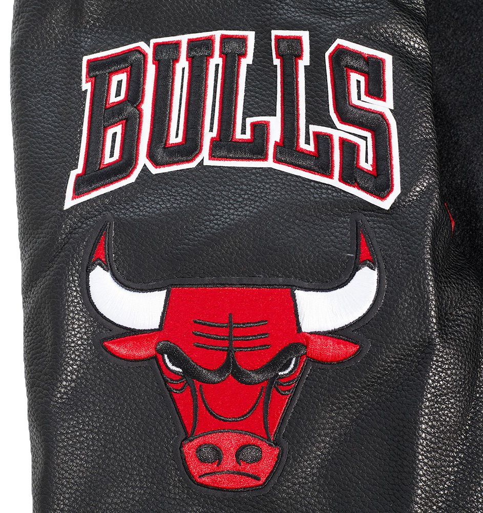 Pro Standard Men's Chicago Bulls Black Old English Rib Wool Varsity Jacket product image