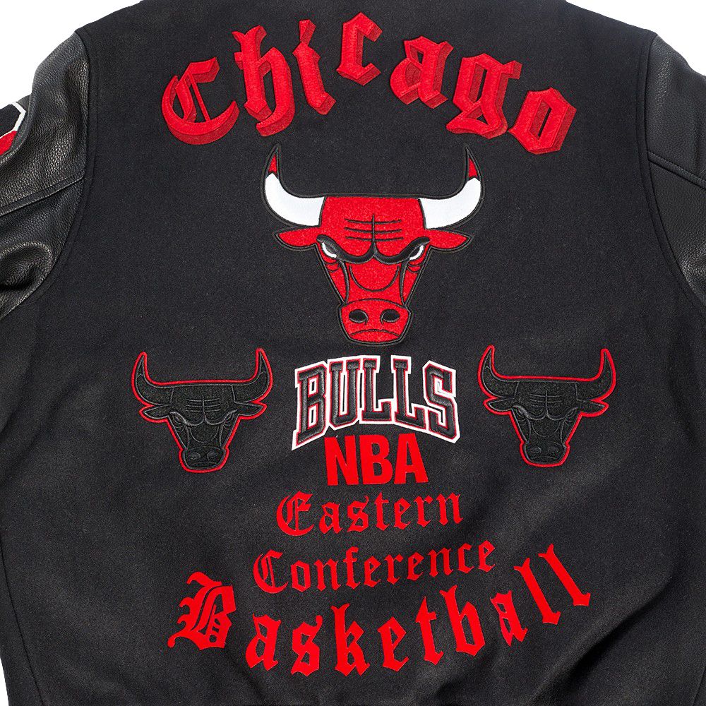 Pro Standard Men's Chicago Bulls Black Old English Rib Wool Varsity Jacket product image