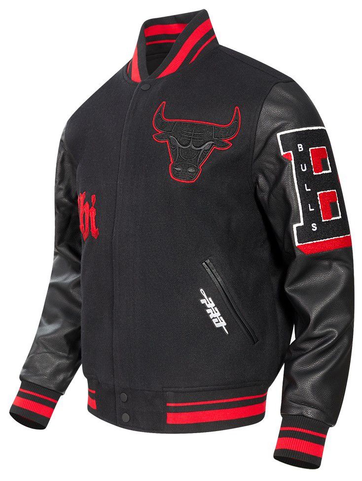 Pro Standard Men's Chicago Bulls Black Old English Rib Wool Varsity Jacket product image