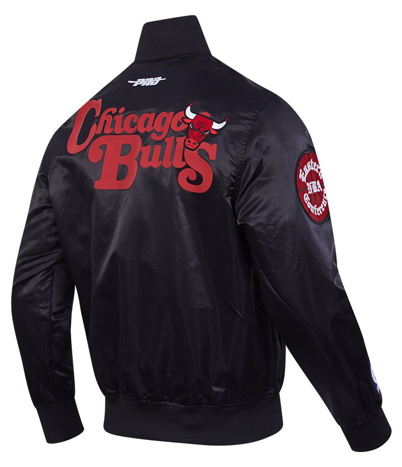 Pro Standard Men's Chicago Bulls Black Souvenir Satin Jacket product image
