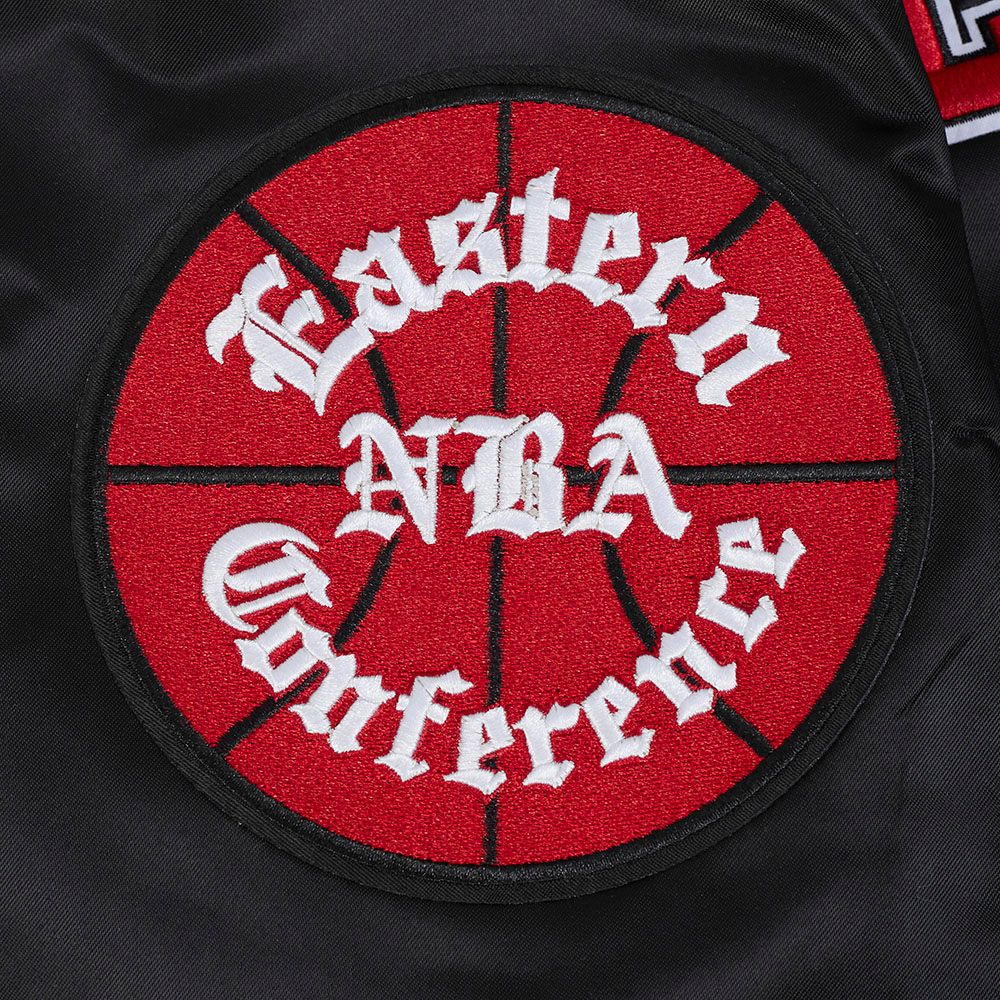 Pro Standard Men's Chicago Bulls Black Souvenir Satin Jacket product image