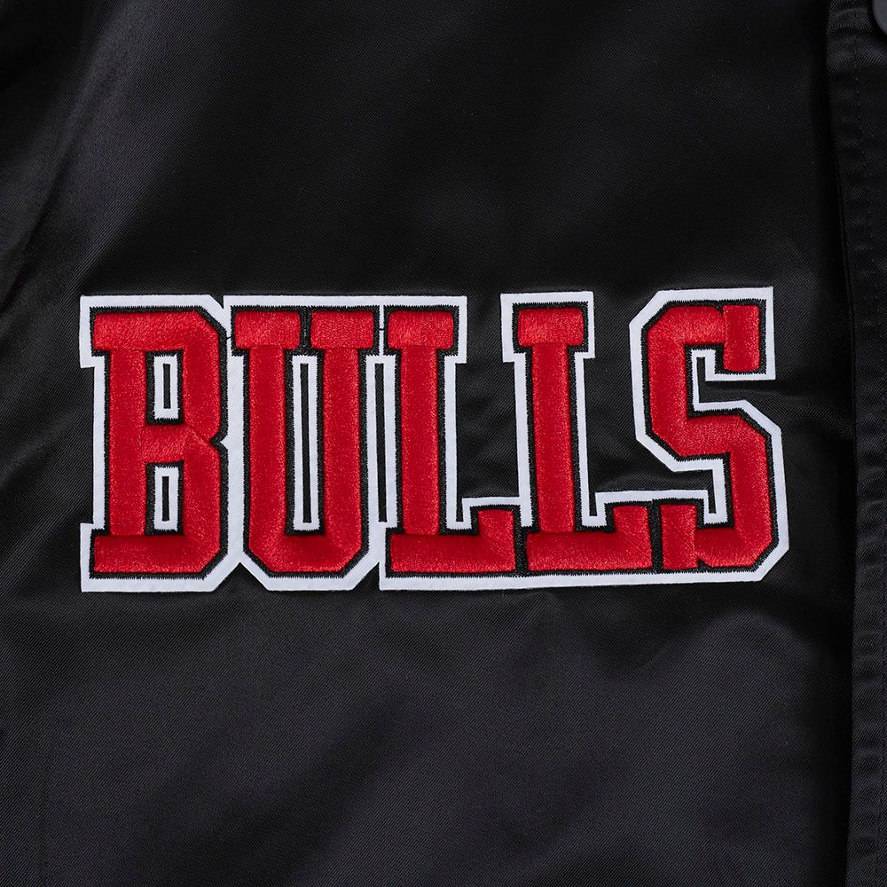 Pro Standard Men's Chicago Bulls Black Souvenir Satin Jacket product image