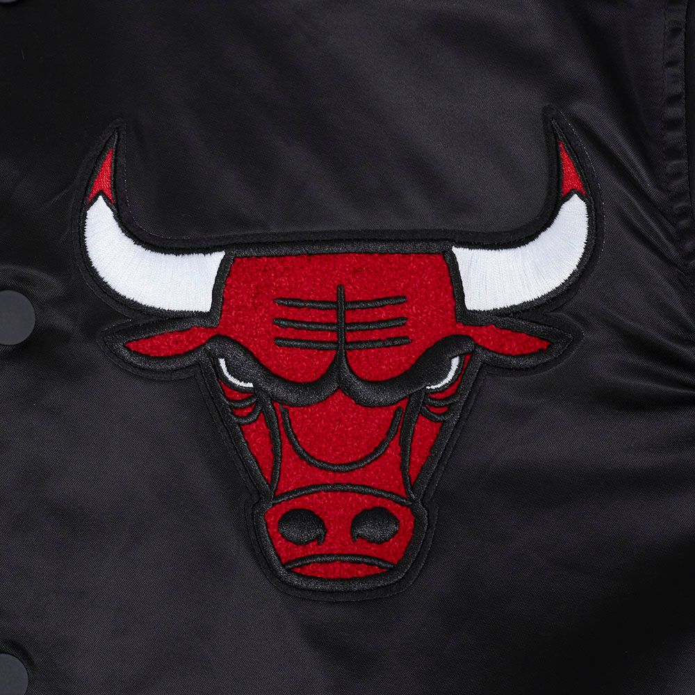 Pro Standard Men's Chicago Bulls Black Souvenir Satin Jacket product image