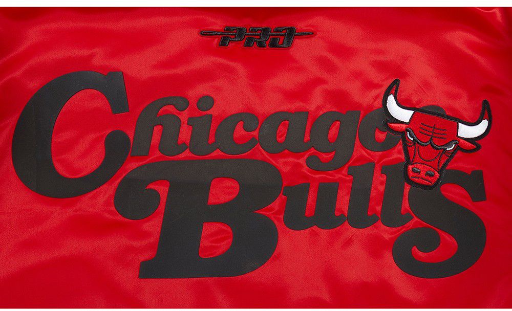Pro Standard Men's Chicago Bulls Red Souvenir Satin Jacket product image
