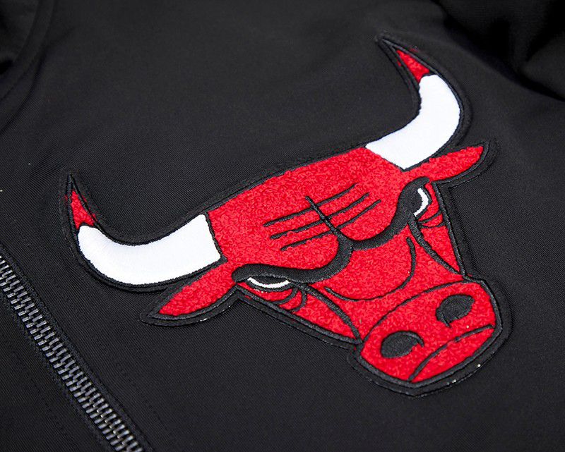 Pro Standard Men's Chicago Bulls Black Classic Track Jacket product image