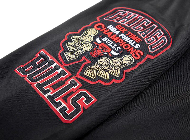 Pro Standard Men's Chicago Bulls Black Classic Track Jacket product image