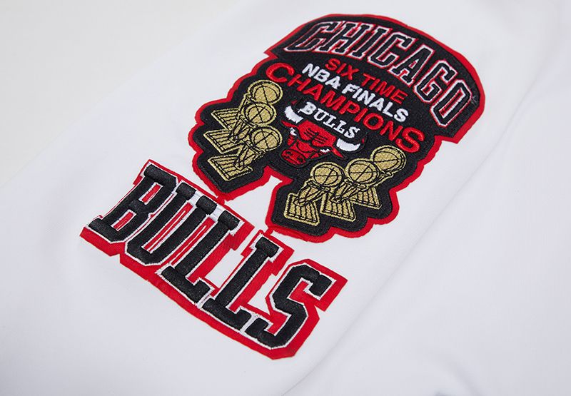 Pro Standard Men's Chicago Bulls White Classic Track Jacket product image