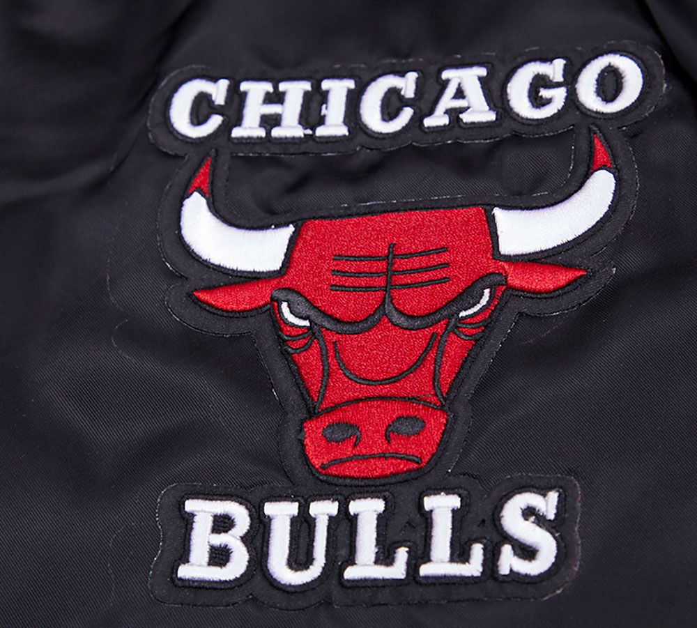 Pro Standard Adult Chicago Bulls Black Retro Classic Satin Jacket product image