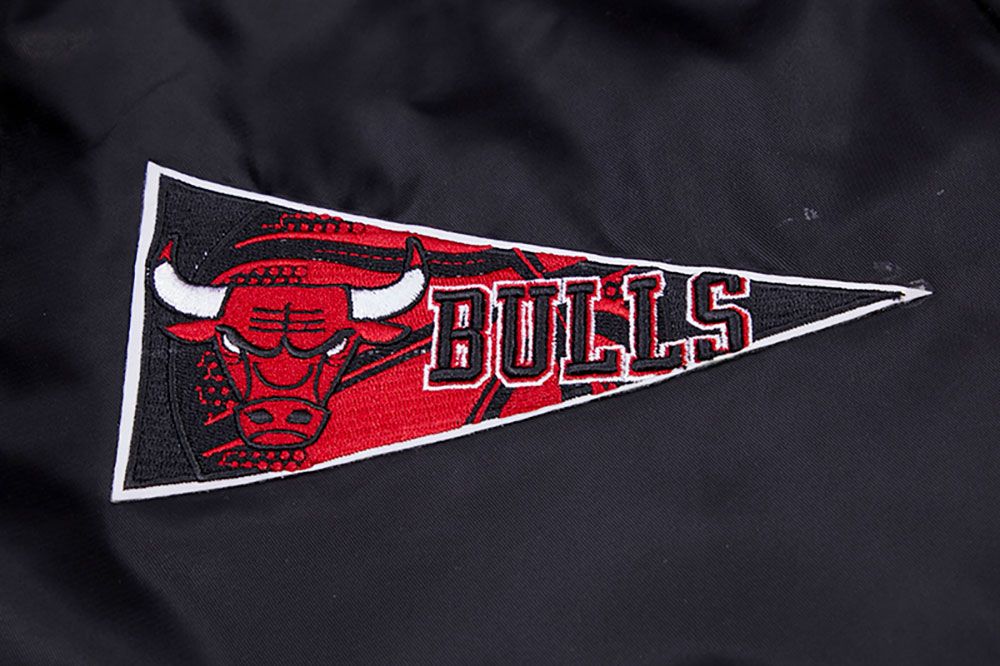 Pro Standard Adult Chicago Bulls Black Retro Classic Satin Jacket product image