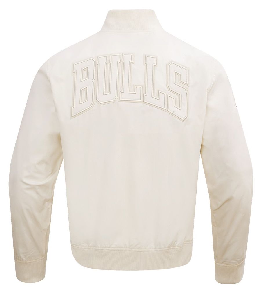 Pro Standard Men's Chicago Bulls Off White Neutral Twill Jacket product image