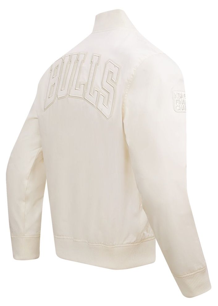 Pro Standard Men's Chicago Bulls Off White Neutral Twill Jacket product image