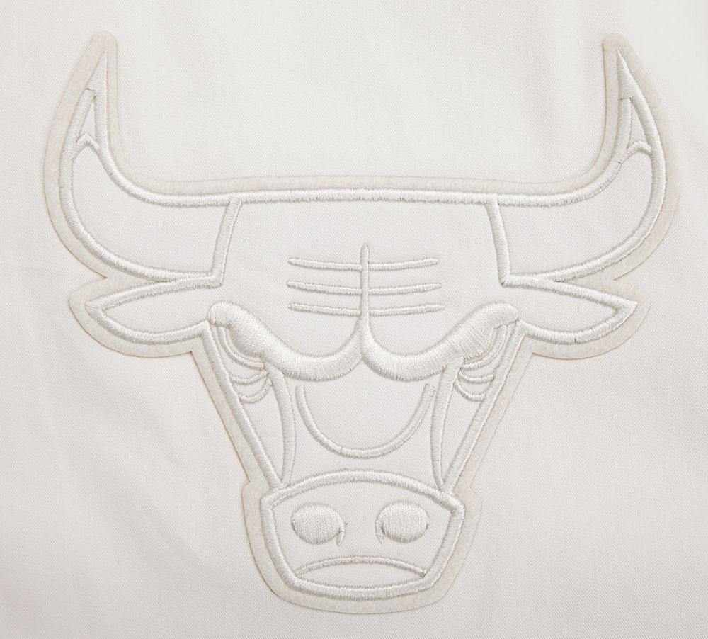 Pro Standard Men's Chicago Bulls Off White Neutral Twill Jacket product image