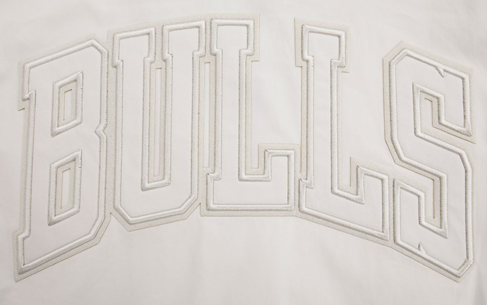 Pro Standard Men's Chicago Bulls Off White Neutral Twill Jacket product image