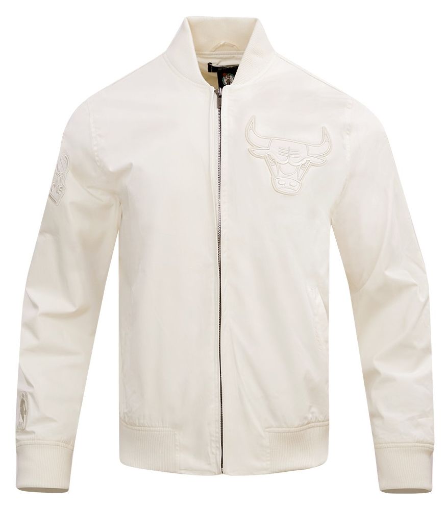 Pro Standard Men's Chicago Bulls Off White Neutral Twill Jacket product image