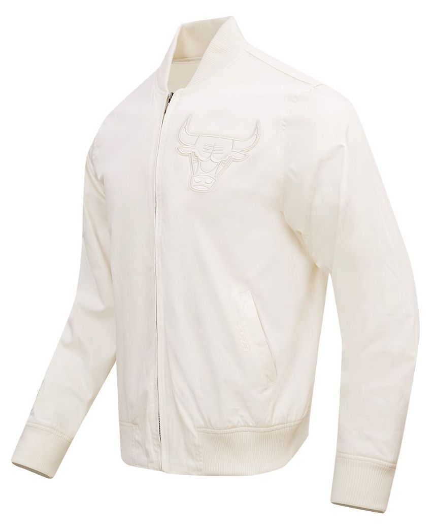 Pro Standard Men's Chicago Bulls Off White Neutral Twill Jacket product image