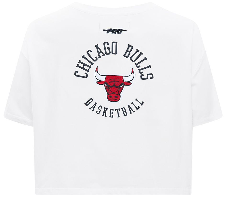Pro Standard Women's Chicago Bulls White Crest Emblem Boxy T-Shirt product image