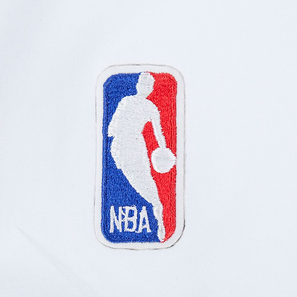 Pro Standard Women's Chicago Bulls White Crest Emblem Boxy T-Shirt product image