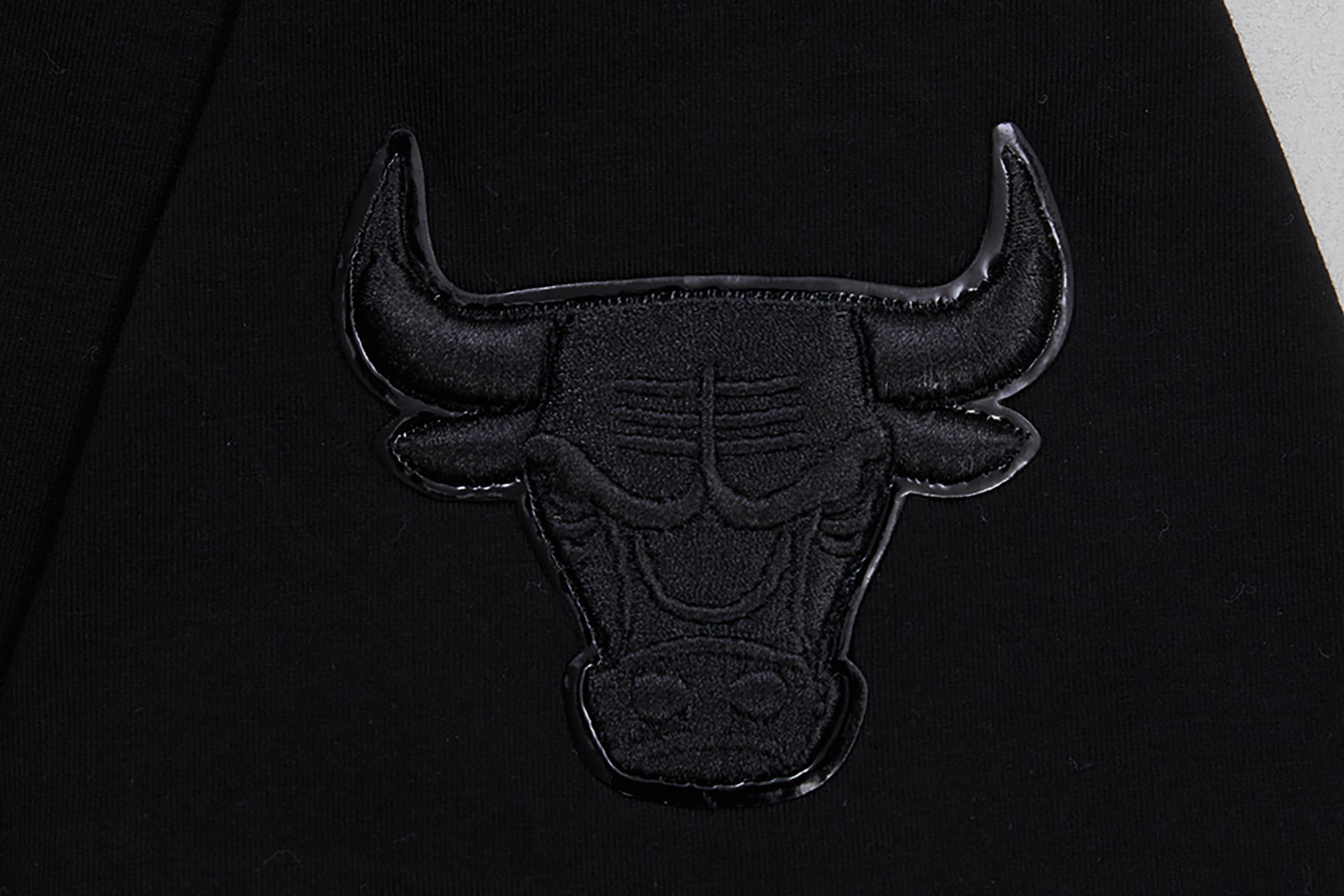 Pro Standard Women's Chicago Bulls Black Boxy T-Shirt product image