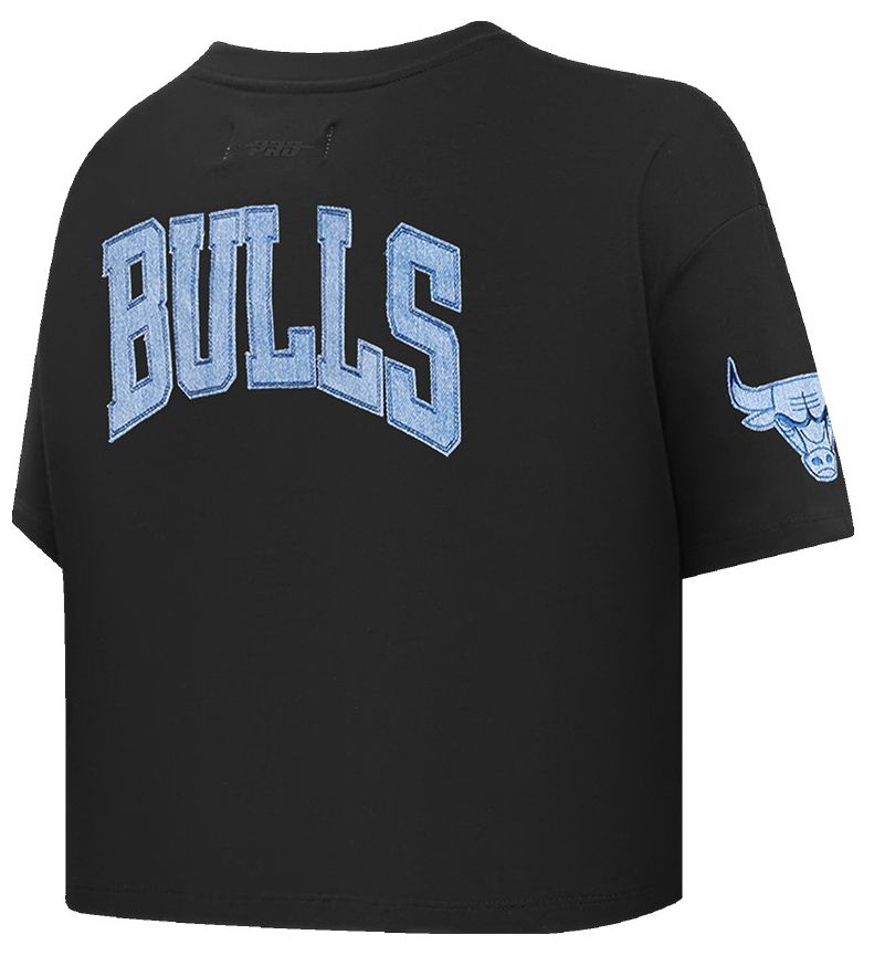 Pro Standard Women's Chicago Bulls Black Varsity Blues Boxy T-Shirt product image