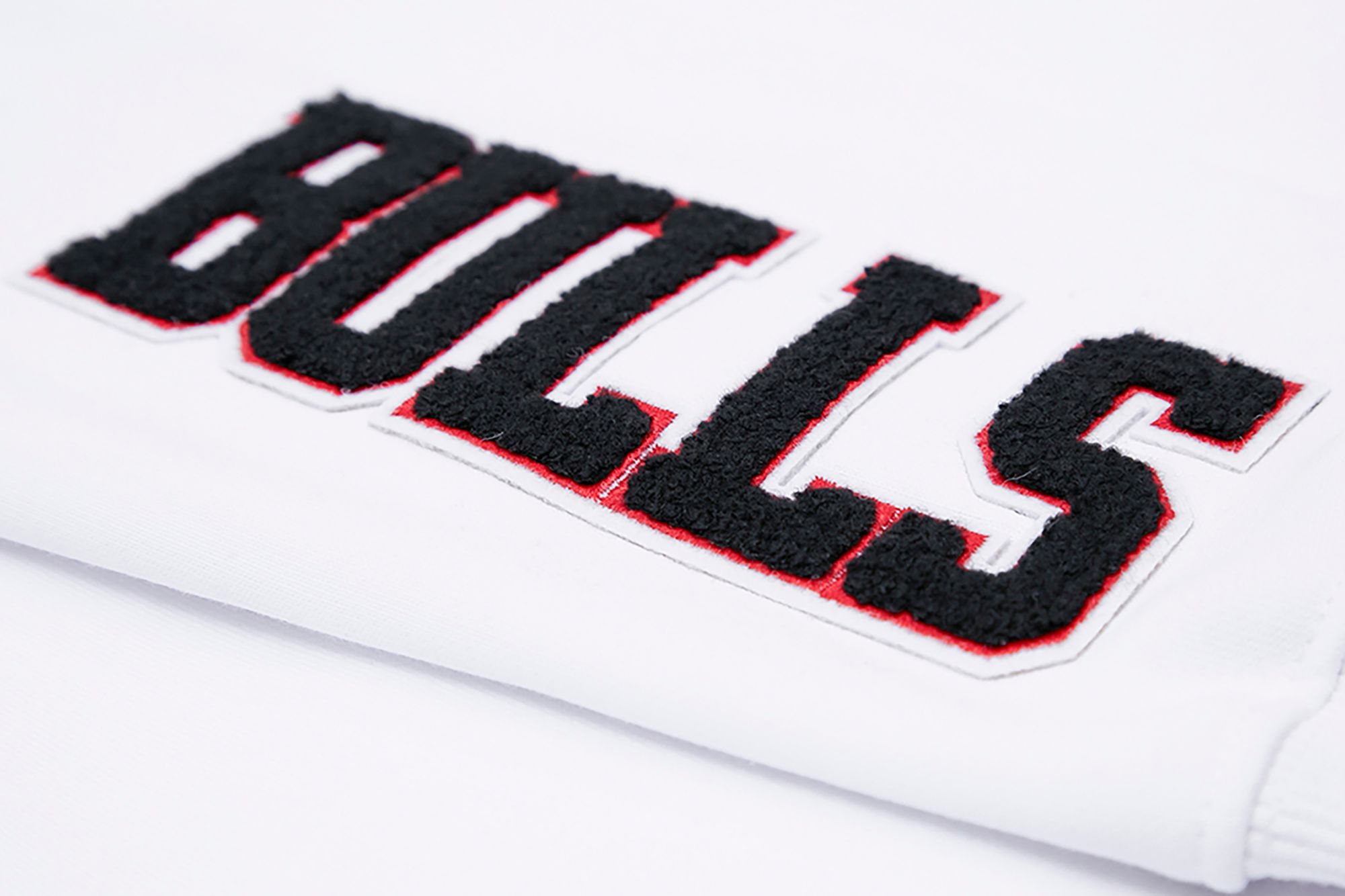 Pro Standard Women's Chicago Bulls White Hooded Dress product image