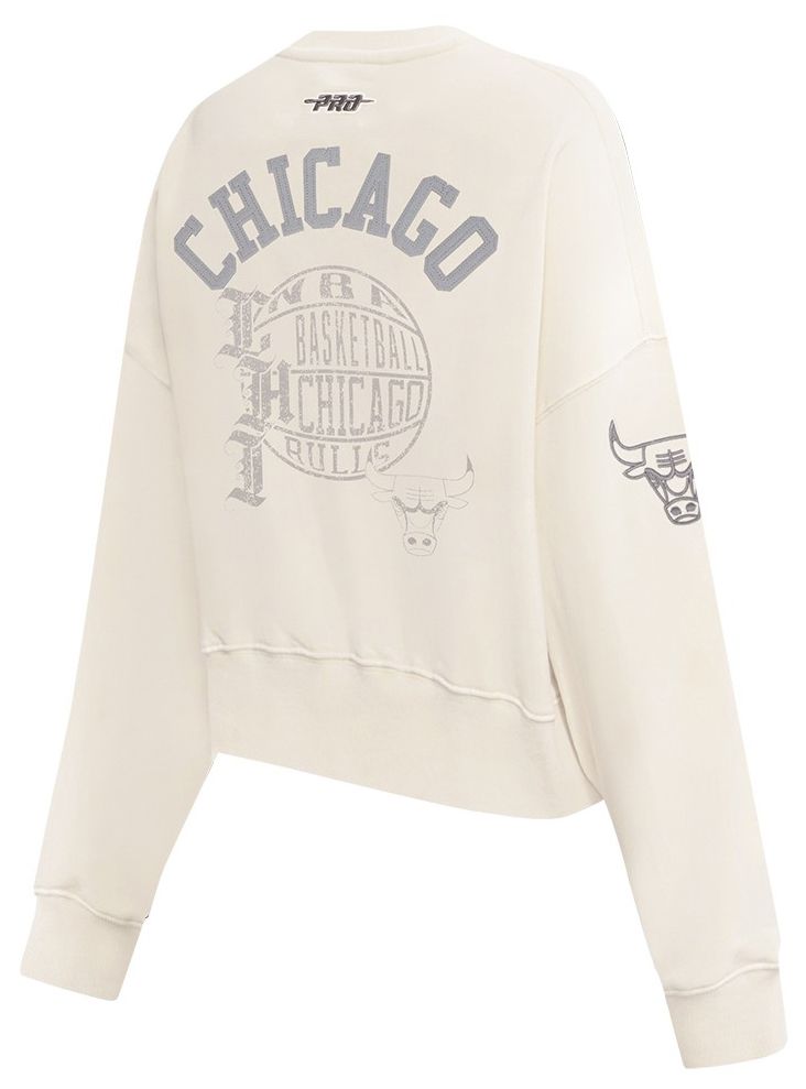 Pro Standard Women's Chicago Bulls Off White Street Team Crewneck Sweatshirt product image