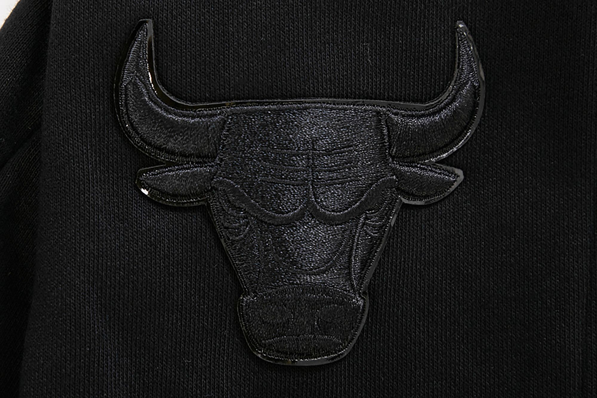 Pro Standard Women's Chicago Bulls Black Fleece Pullover Hoodie product image