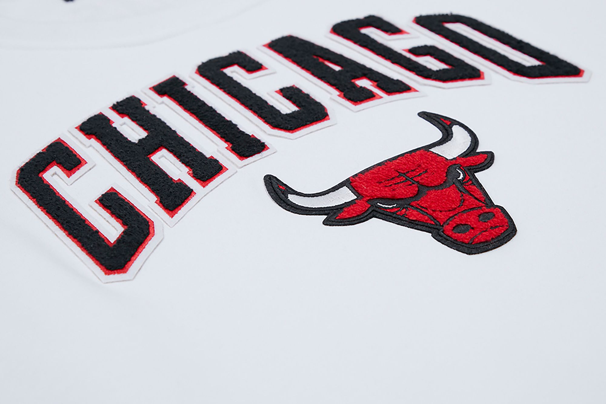 Pro Standard Women's Chicago Bulls White Fleece Crewneck Sweater product image