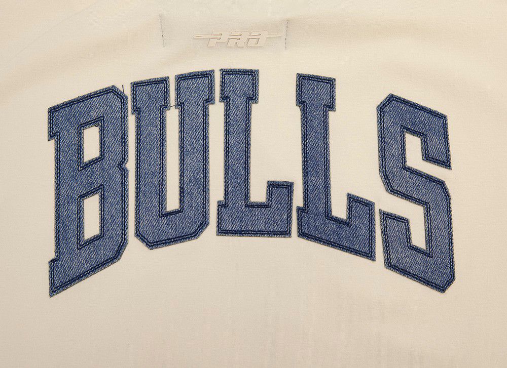 Pro Standard Women's Chicago Bulls Linen Varsity Blues Fleece Crewneck Sweatshirt product image