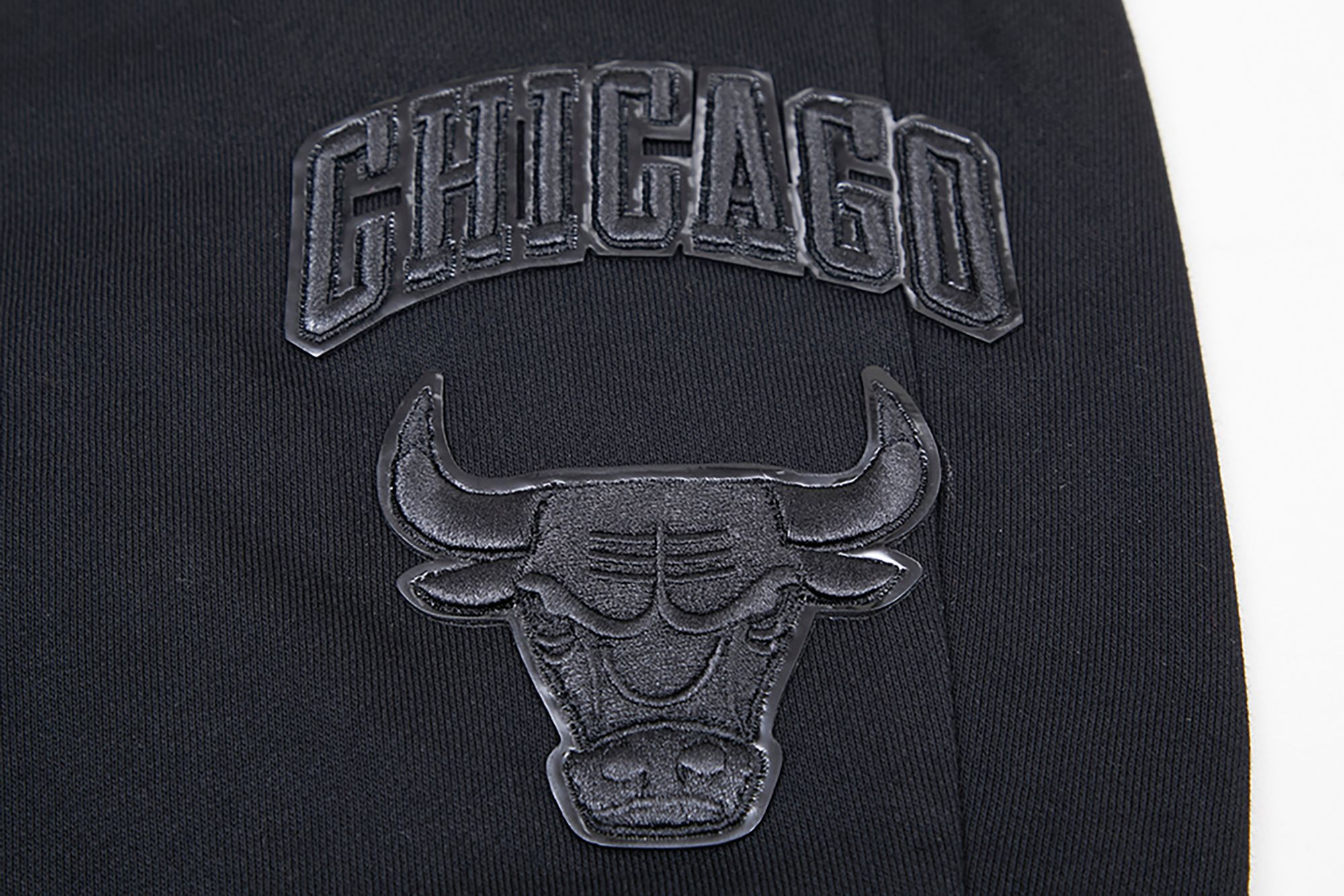 Pro Standard Women's Chicago Bulls Black Fleece Sweatpants product image
