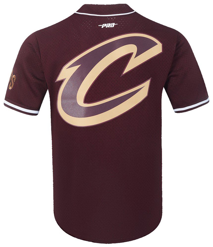 Pro Standard Men's Cleveland Cavaliers Red Classic Mesh Button Down Shirt product image